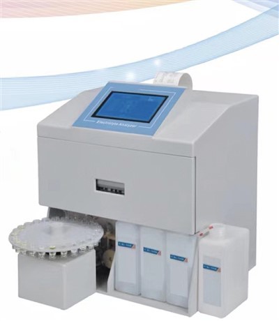 Potpuno-automatski analizator elektrolita